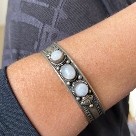 Clear gems thin cuff bracelet India style - Picture 3 of 4